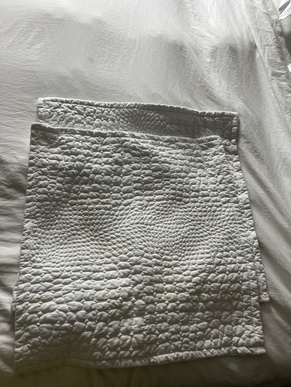Set of 2 White Quilted Pillow Sham - Premium Bedding